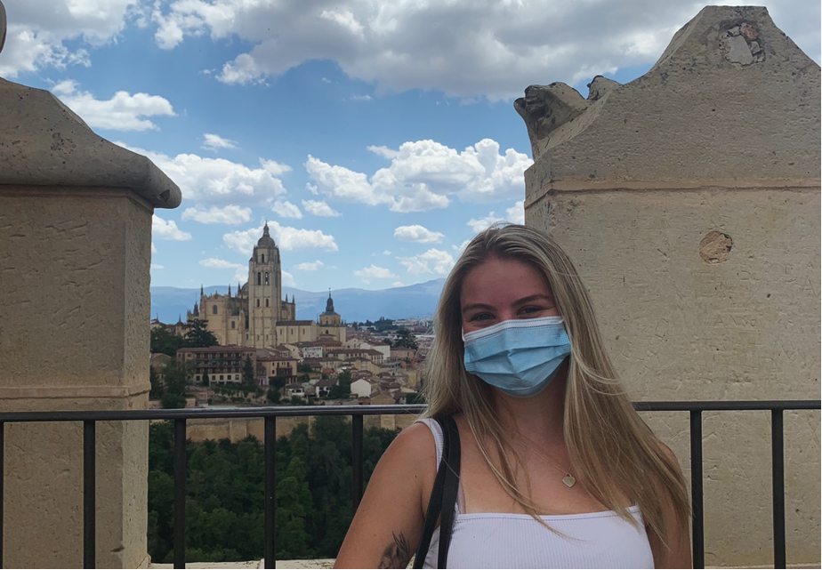 Hannah Fox ’23 chose to study abroad in Madrid, Spain this summer, and said that the pre-departure, online orientation assisted in adjusting her to in-person campus at the Madrid Center. Photo Credits: Hannah Fox